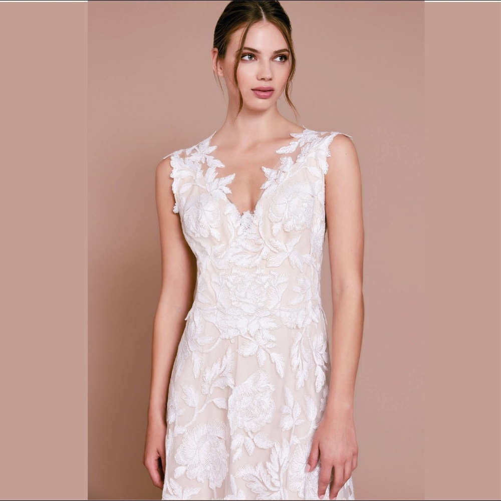 Tadashi Shoji-CECILA GOWN - Picture 2 of 8